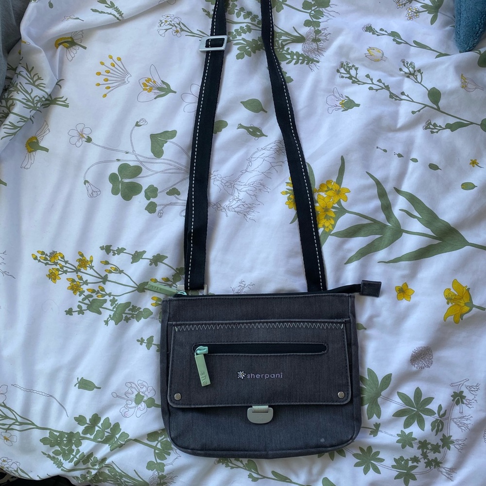 Sherpani shoulder purse!